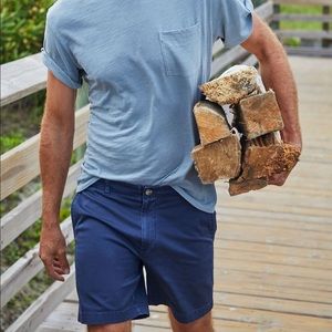 Vineyard Vines Men’s Navy Shorts size: 40